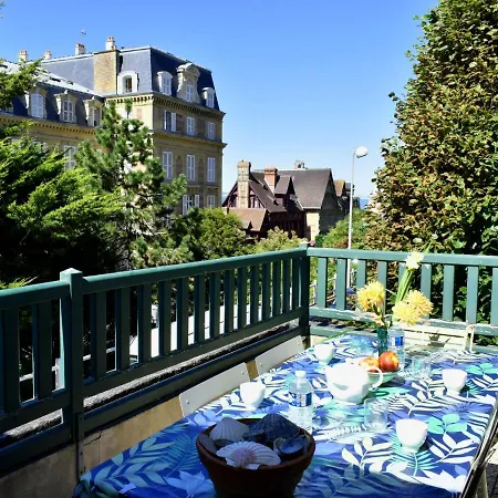 Les Roches By Interhome Appartement