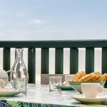 Appartement Les Roches By Interhome