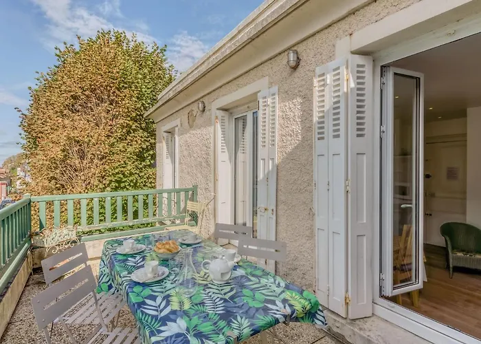 Les Roches By Interhome *