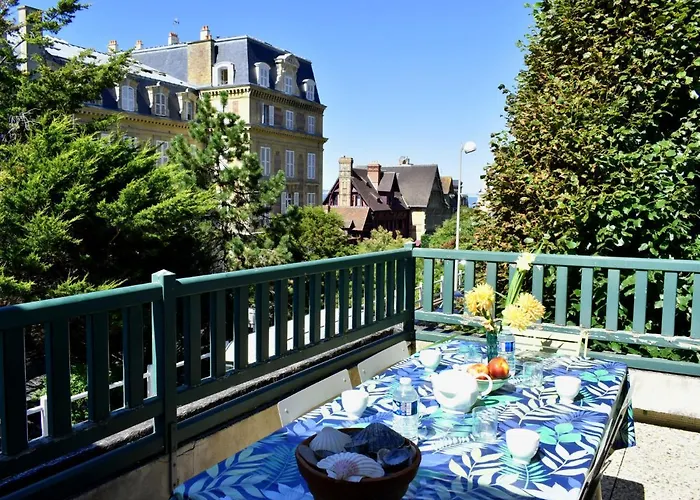 Les Roches By Interhome Appartement