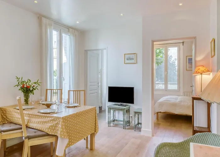 Appartement Les Roches By Interhome *